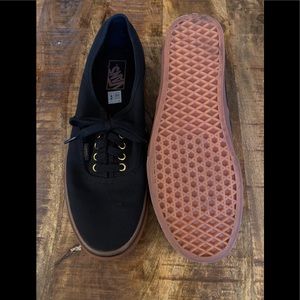 Men’s VANS brand new, never worn. US size 11.5.